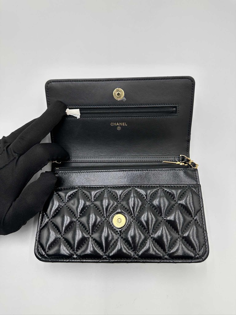 Chanel Wallet on Chain