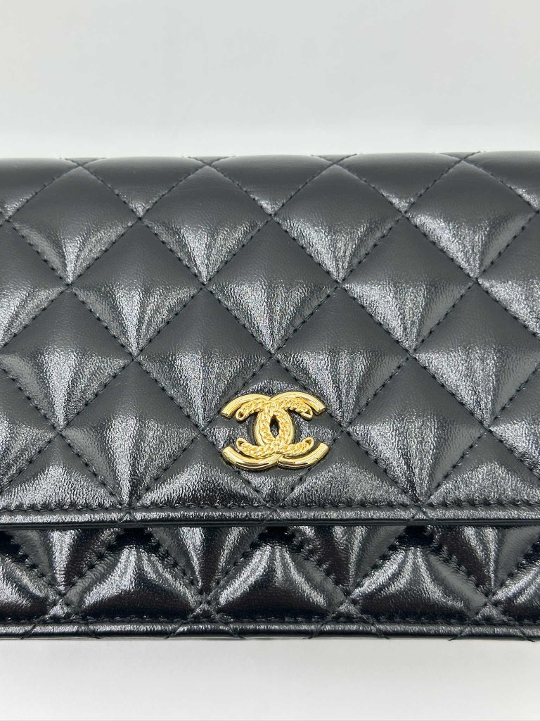 Chanel Wallet on Chain
