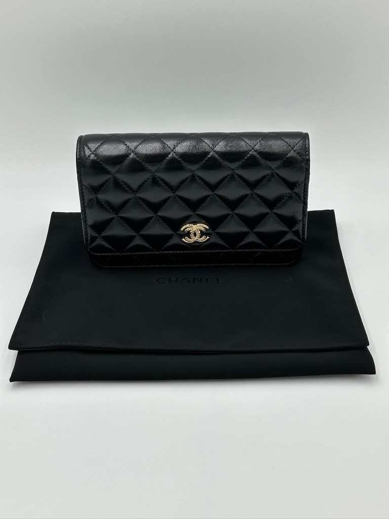 Chanel Wallet on Chain