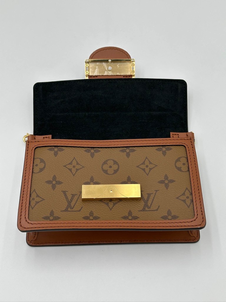 Louis Vuitton Dauphine Chain Wallet bag