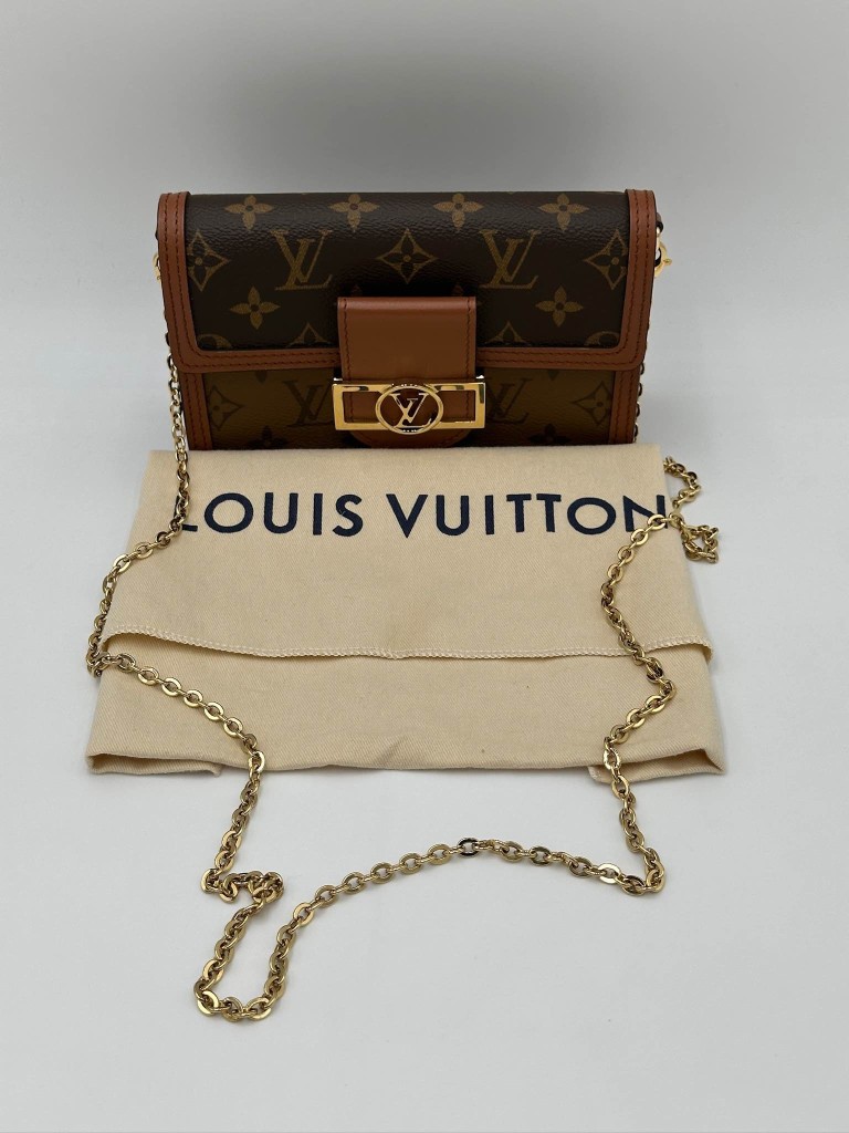 Louis Vuitton Dauphine Chain Wallet bag