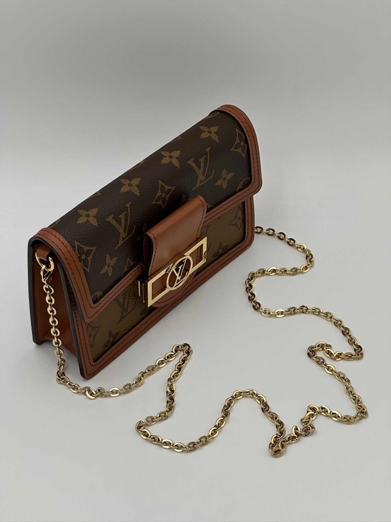 Louis Vuitton Dauphine Chain Wallet bag