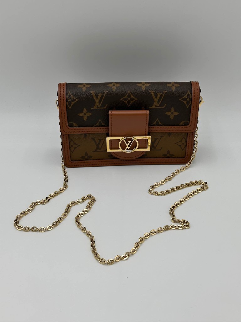Louis Vuitton Dauphine Chain Wallet bag