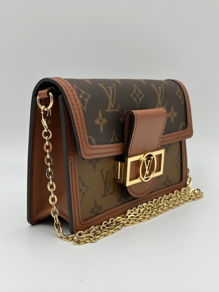 Louis Vuitton Dauphine Chain Wallet bag