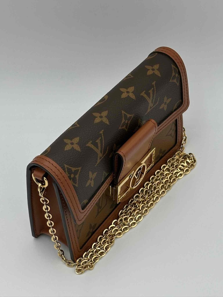 Louis Vuitton Dauphine Chain Wallet bag
