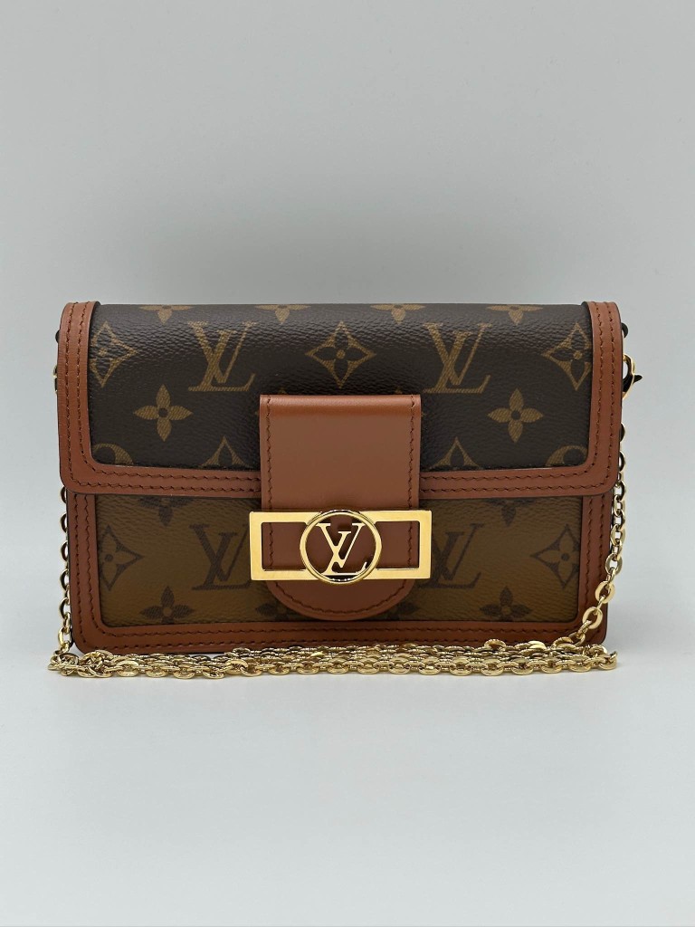 Louis Vuitton Dauphine Chain Wallet bag