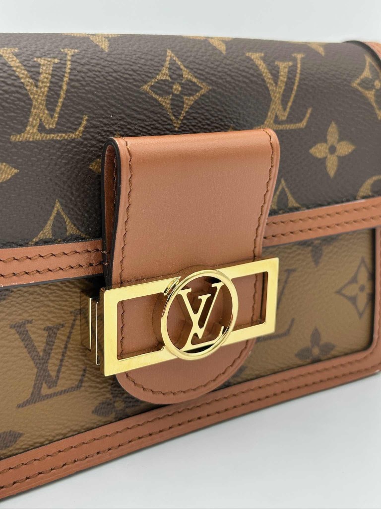 Louis Vuitton Dauphine Chain Wallet bag