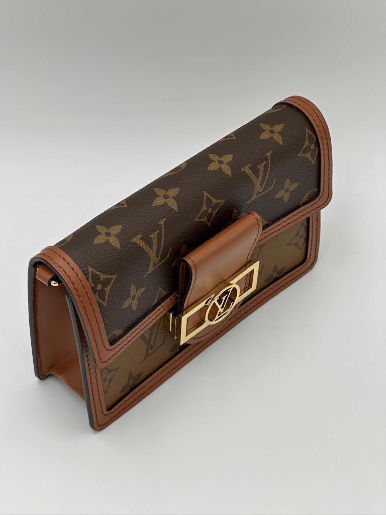 Louis Vuitton Dauphine Chain Wallet bag