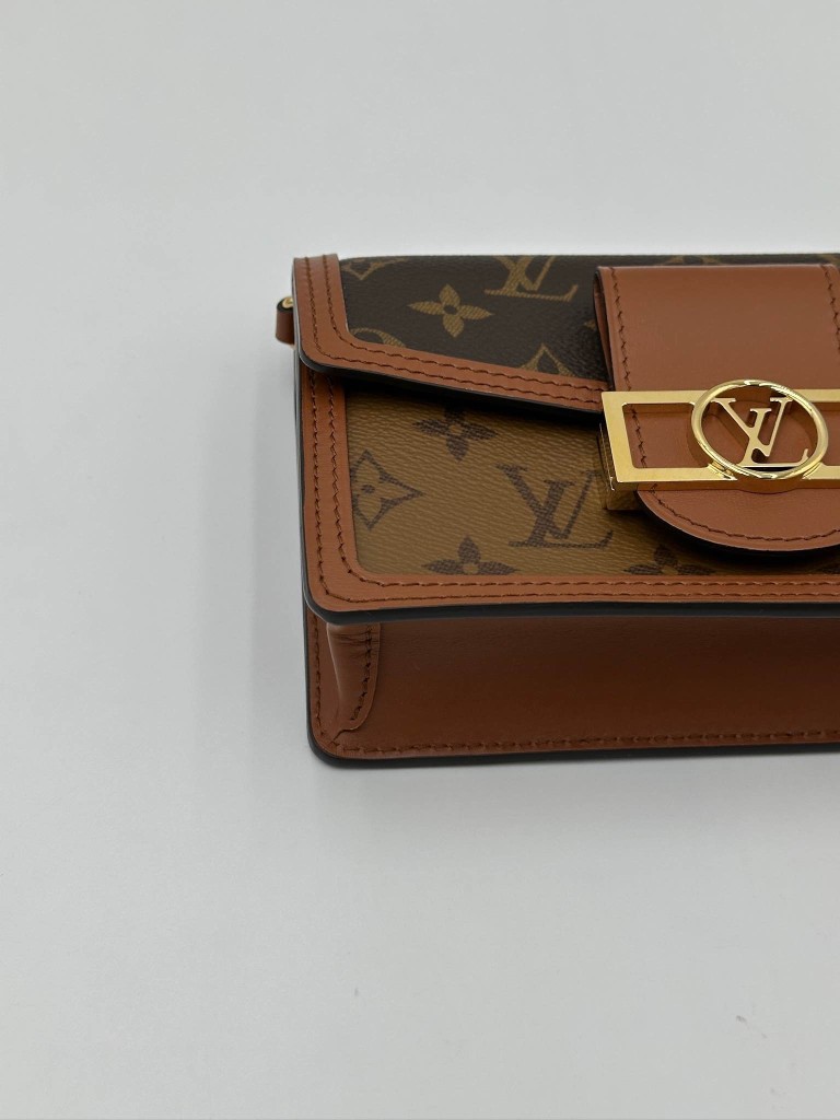 Louis Vuitton Dauphine Chain Wallet bag