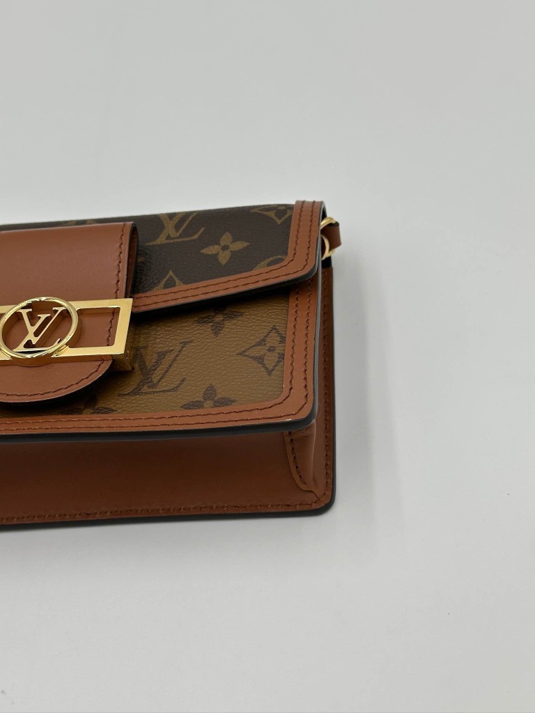Louis Vuitton Dauphine Chain Wallet bag