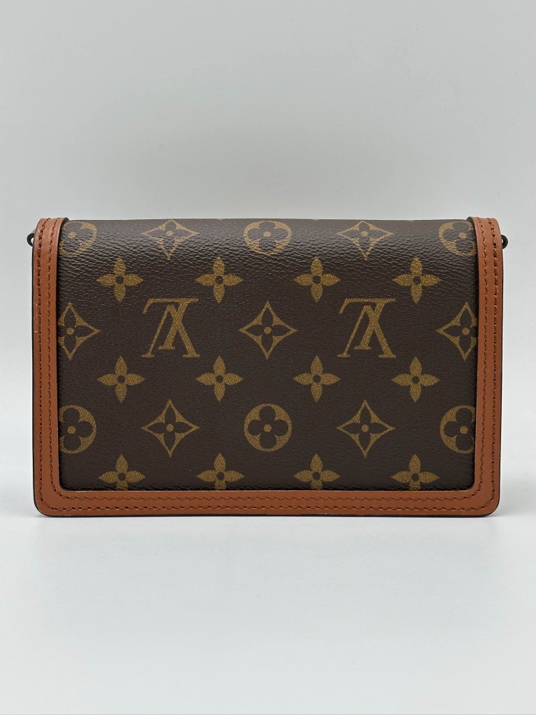 Louis Vuitton Dauphine Chain Wallet bag