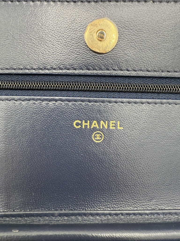 Chanel Wallet on Chain