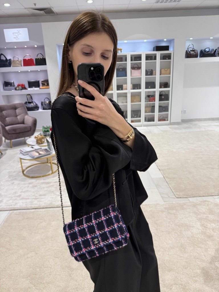Chanel Wallet on Chain