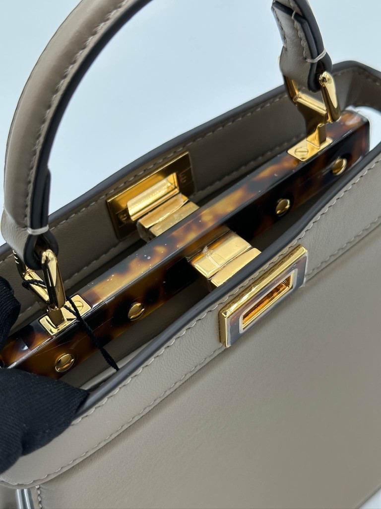 Fendi Peekaboo ISeeU Petite torebka
