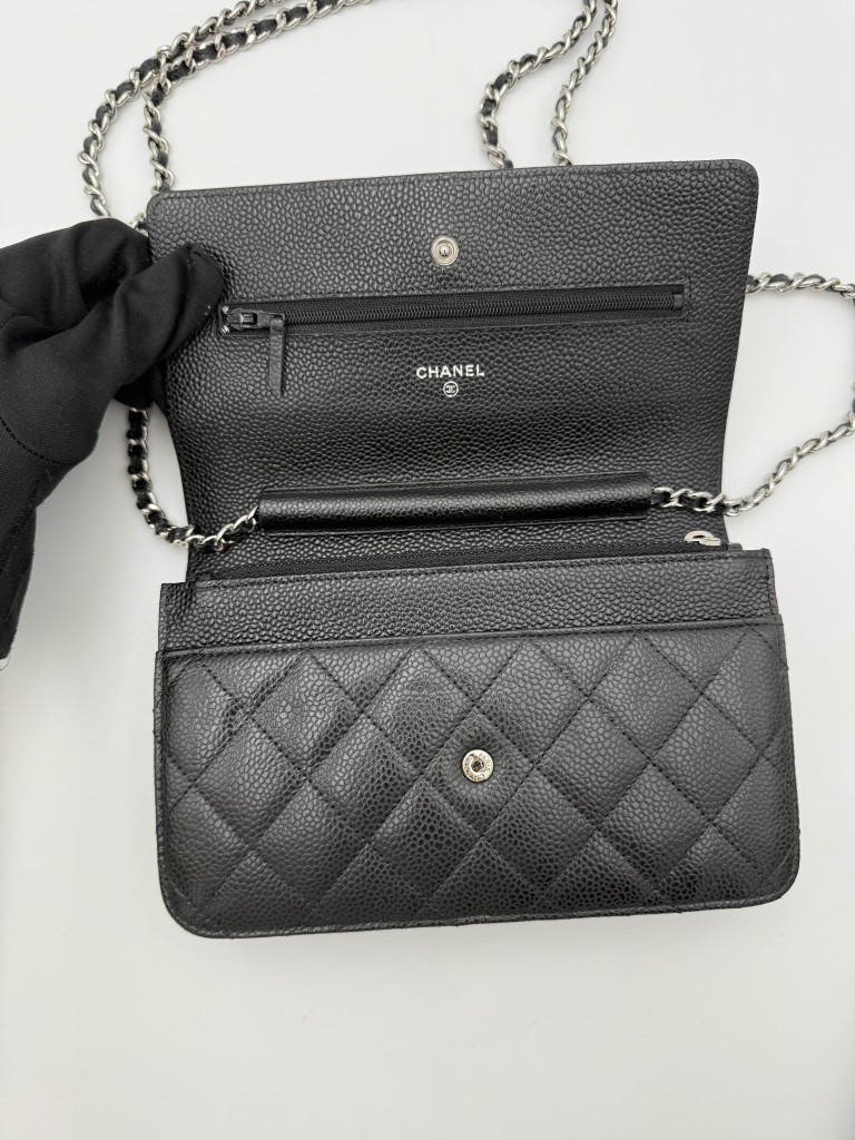 Chanel wallet on chain