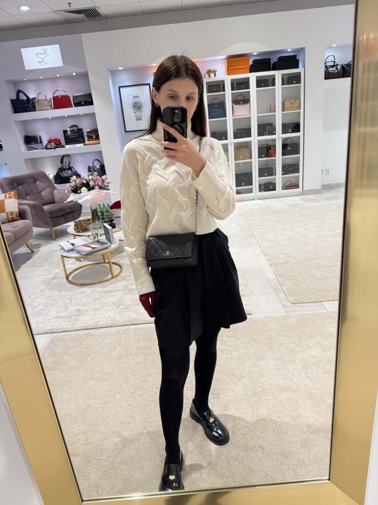 Chanel wallet on chain