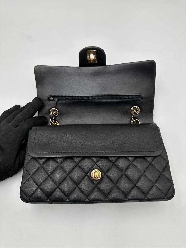 Chanel Classic Medium Double Flap torebka