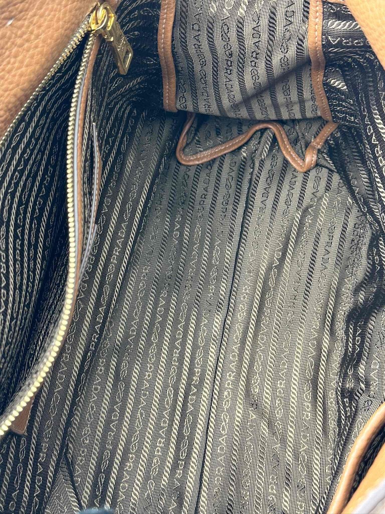 Prada Vitello Daino Tote torebka