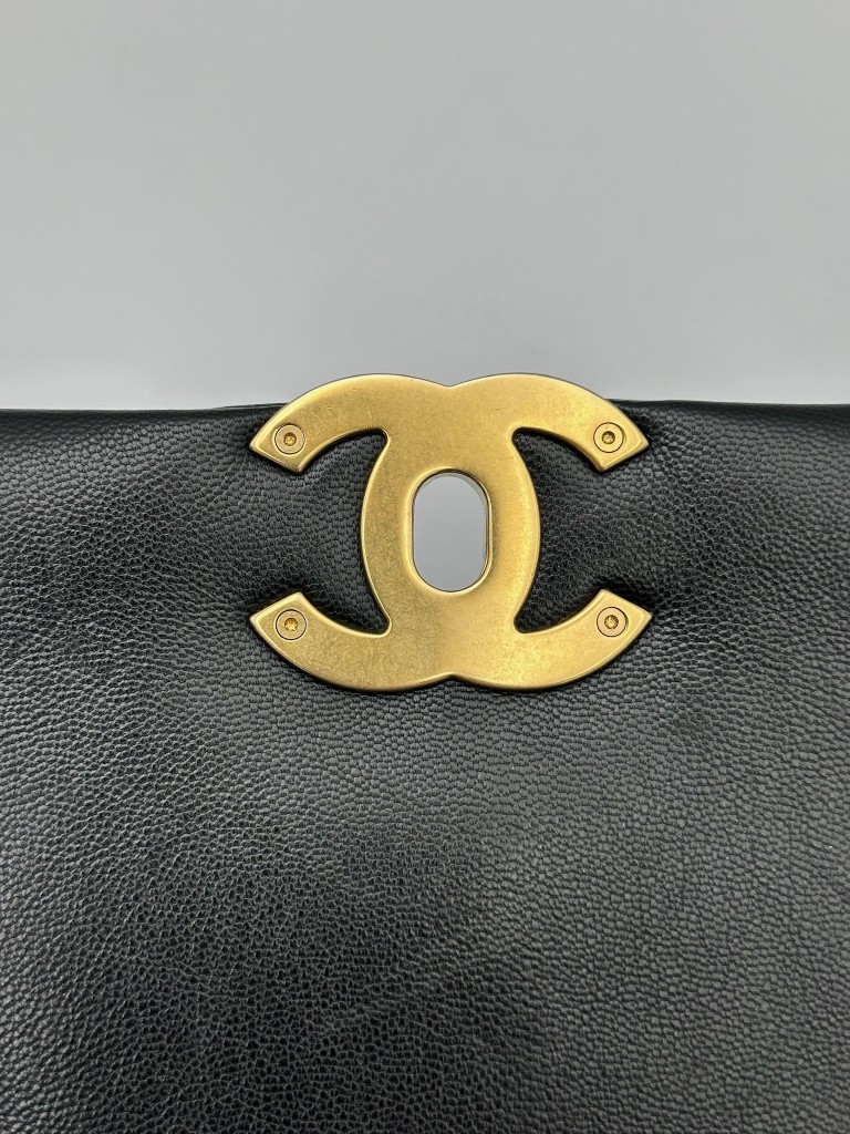 Chanel 19 Maxi torebka