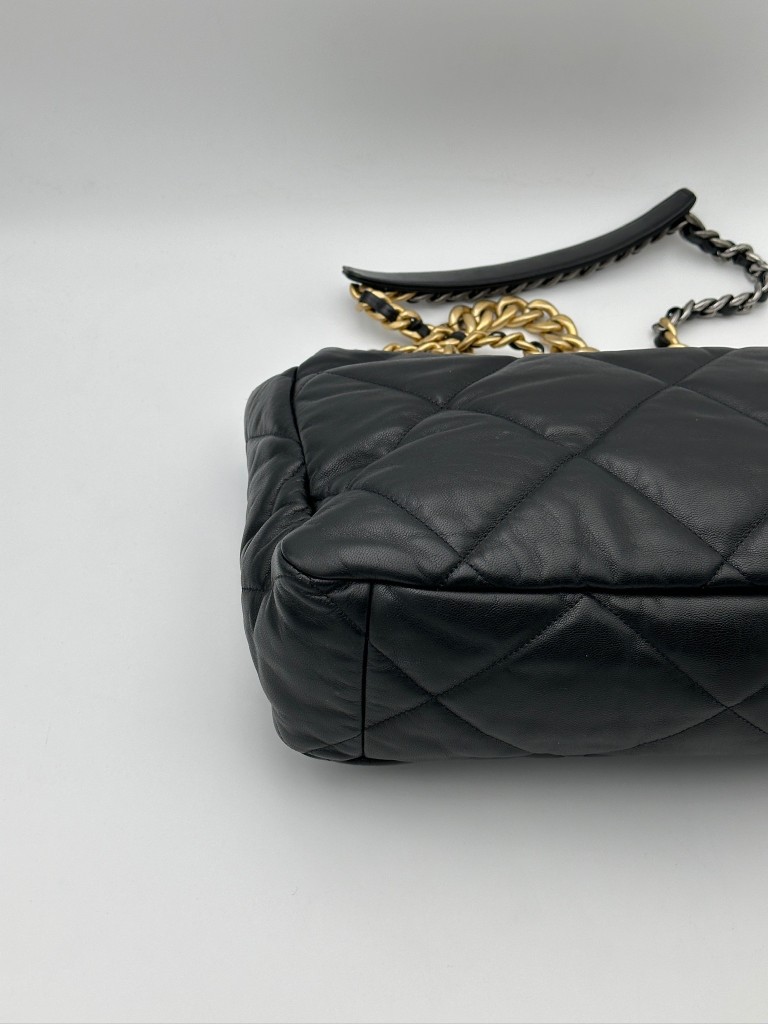 Chanel 19 Maxi torebka