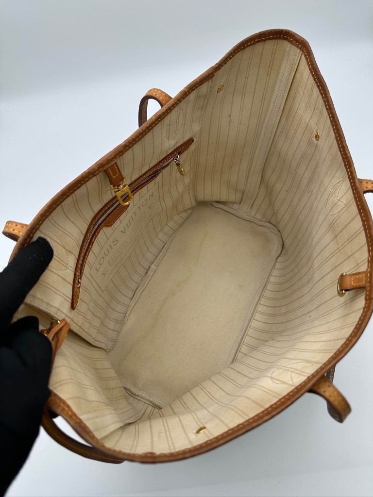 Louis Vuitton Neverfull MM bag