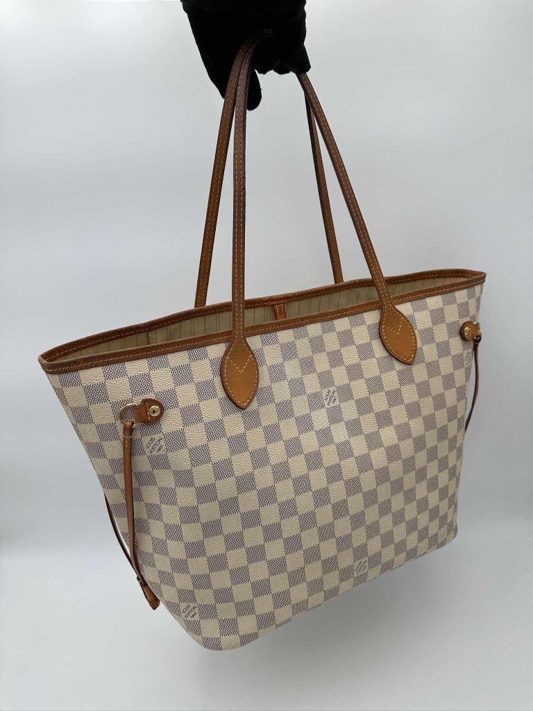 Louis Vuitton Neverfull MM bag