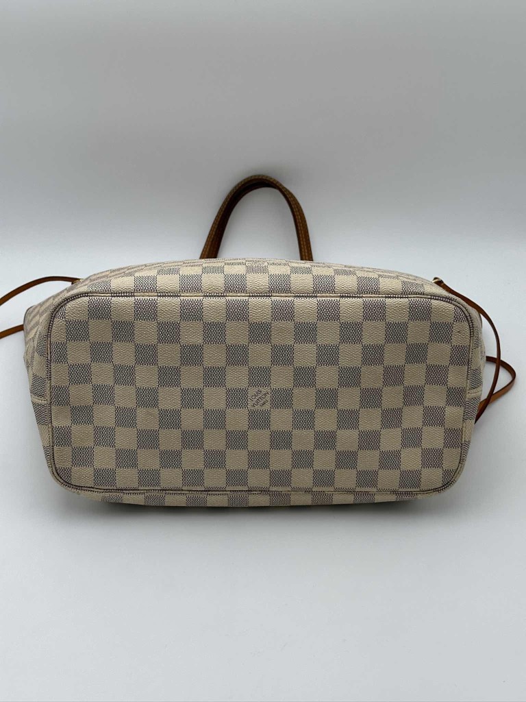 Louis Vuitton Neverfull MM bag