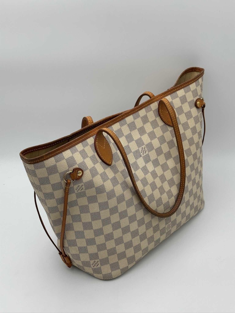 Louis Vuitton Neverfull MM bag