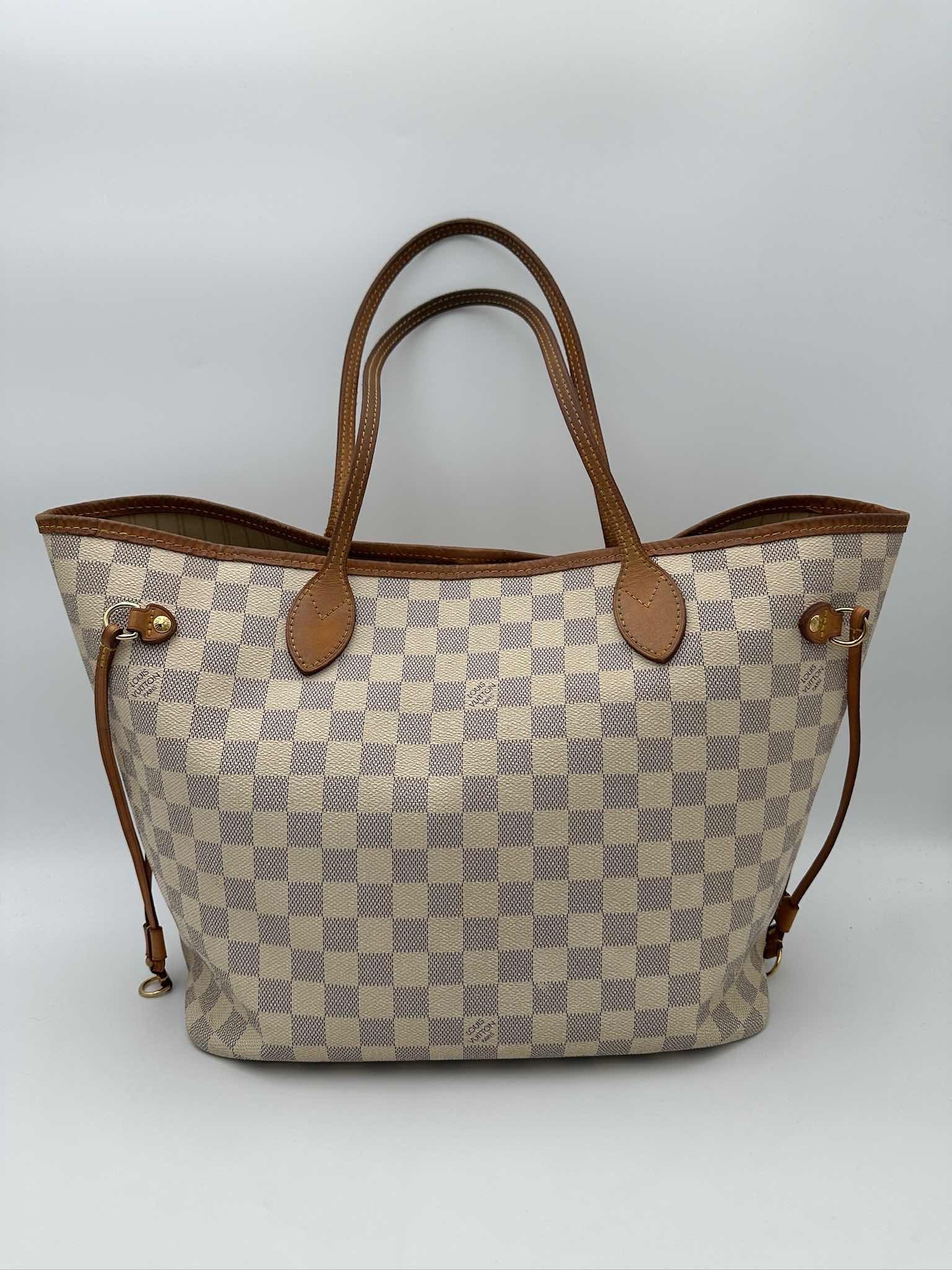 Louis Vuitton Neverfull MM bag