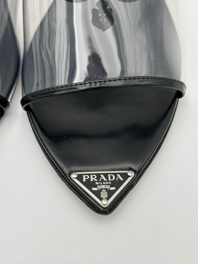 Klapki Prada