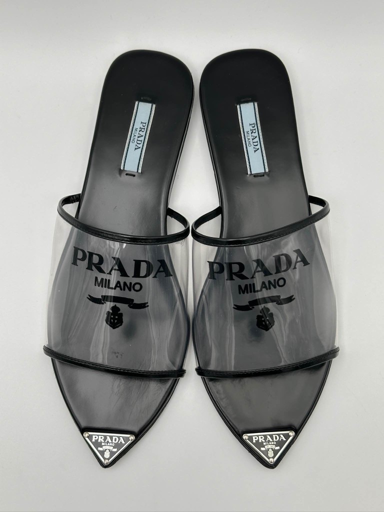 Klapki Prada