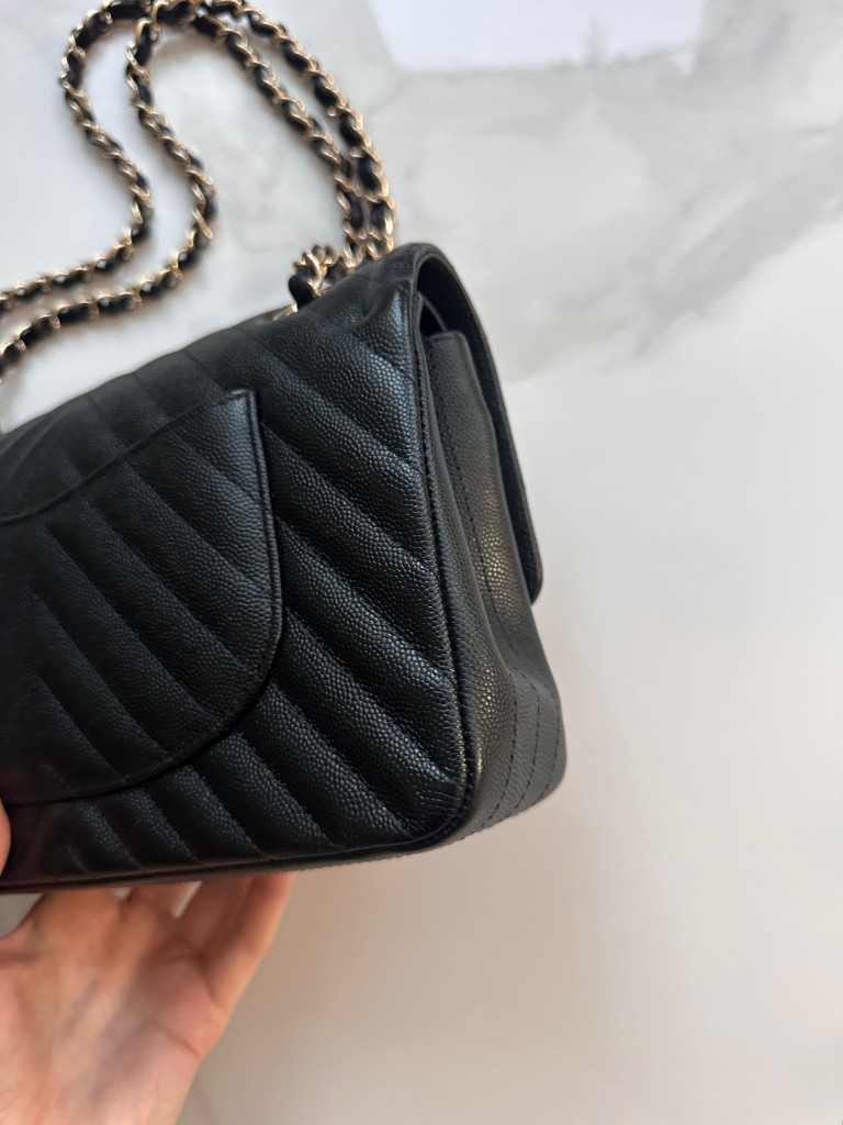 Chanel Classic Medium Double Flap Chevron torebka