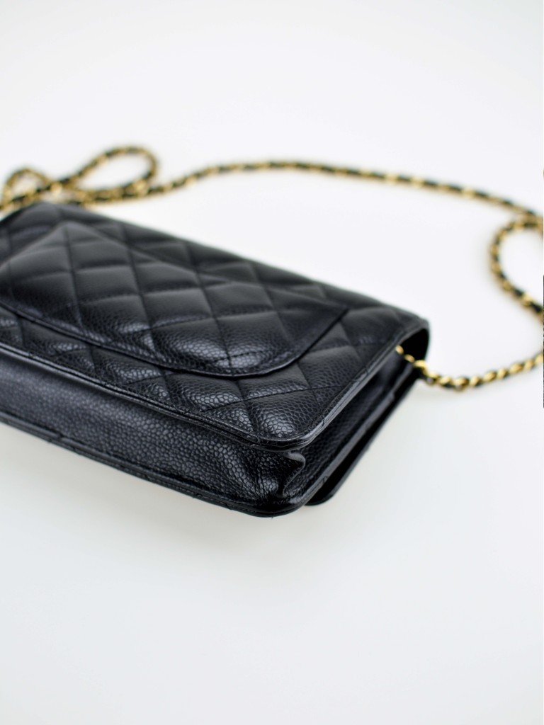 Chanel wallet on chain