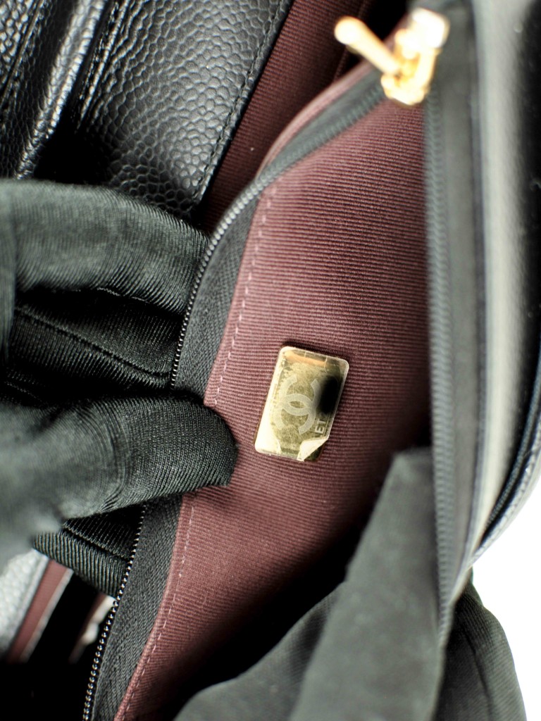 Chanel wallet on chain