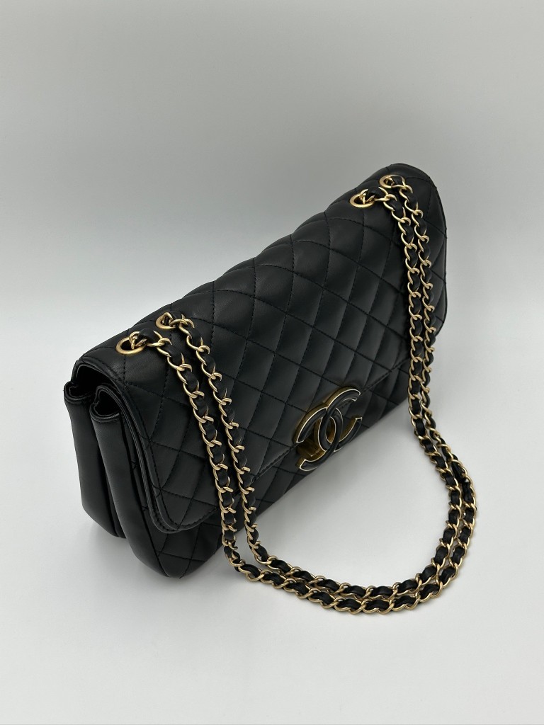 Chanel CC Chic Medium Flap torebka