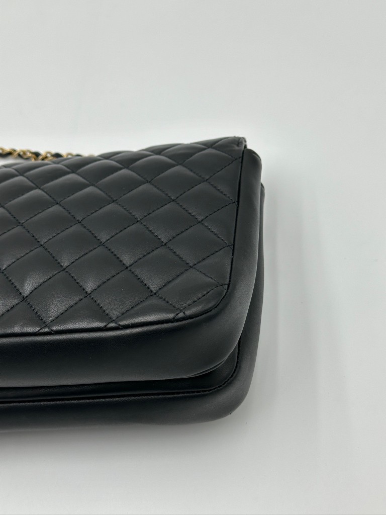 Chanel CC Chic Medium Flap torebka