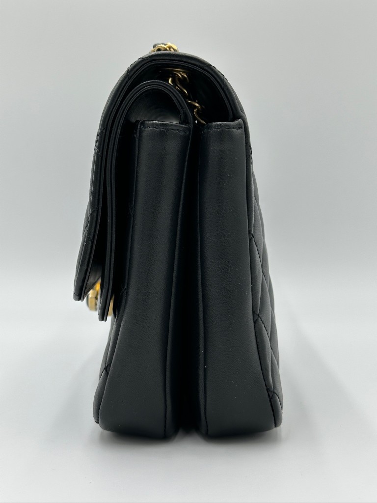 Chanel CC Chic Medium Flap torebka