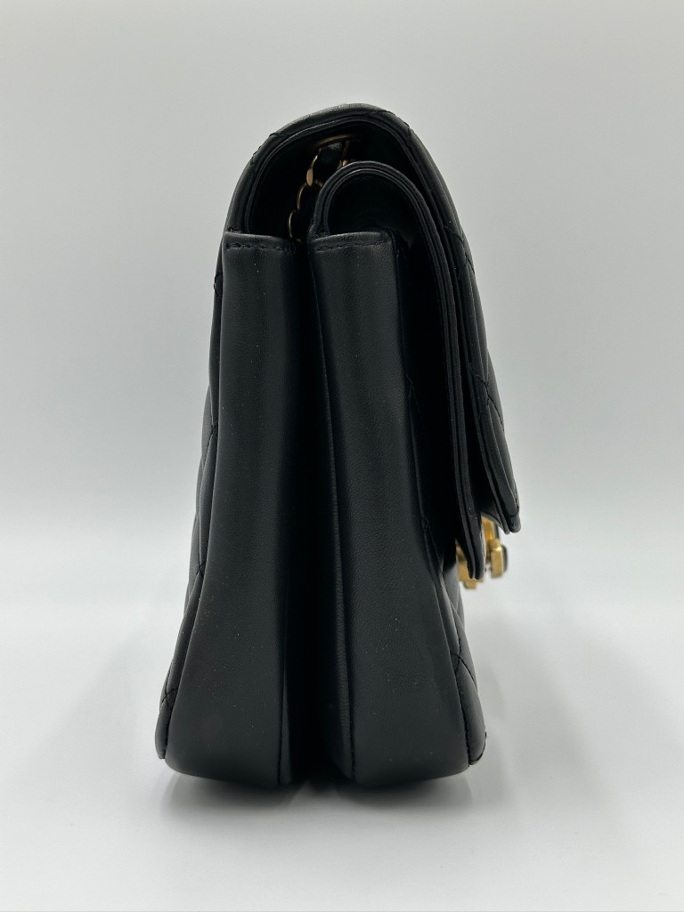 Chanel CC Chic Medium Flap bag