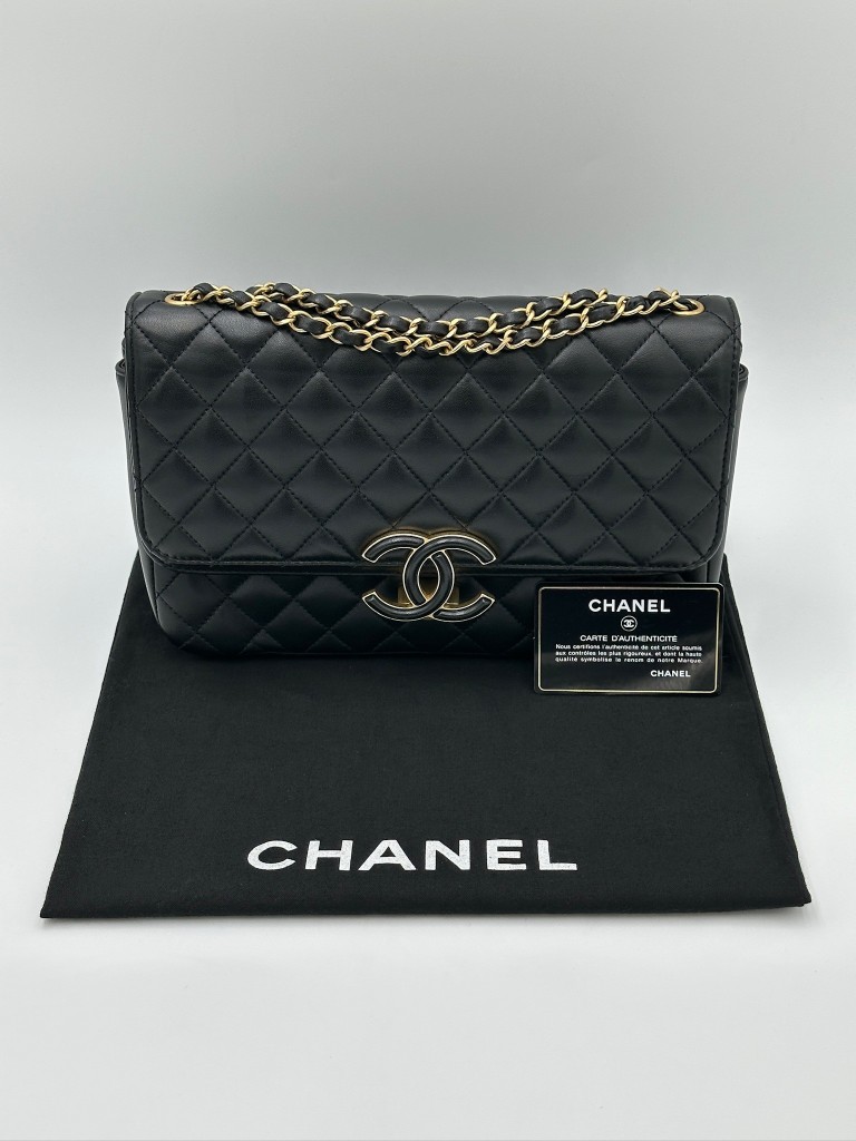 Chanel CC Chic Medium Flap bag