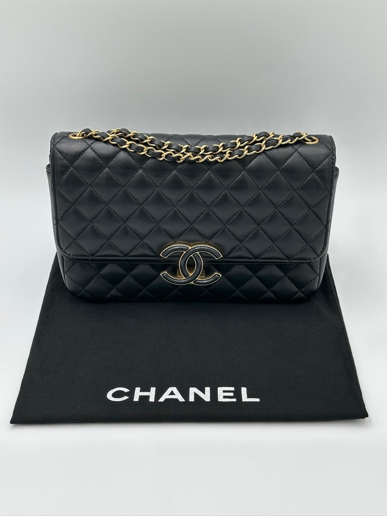 Chanel CC Chic Medium Flap torebka