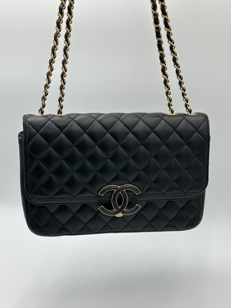 Chanel CC Chic Medium Flap bag