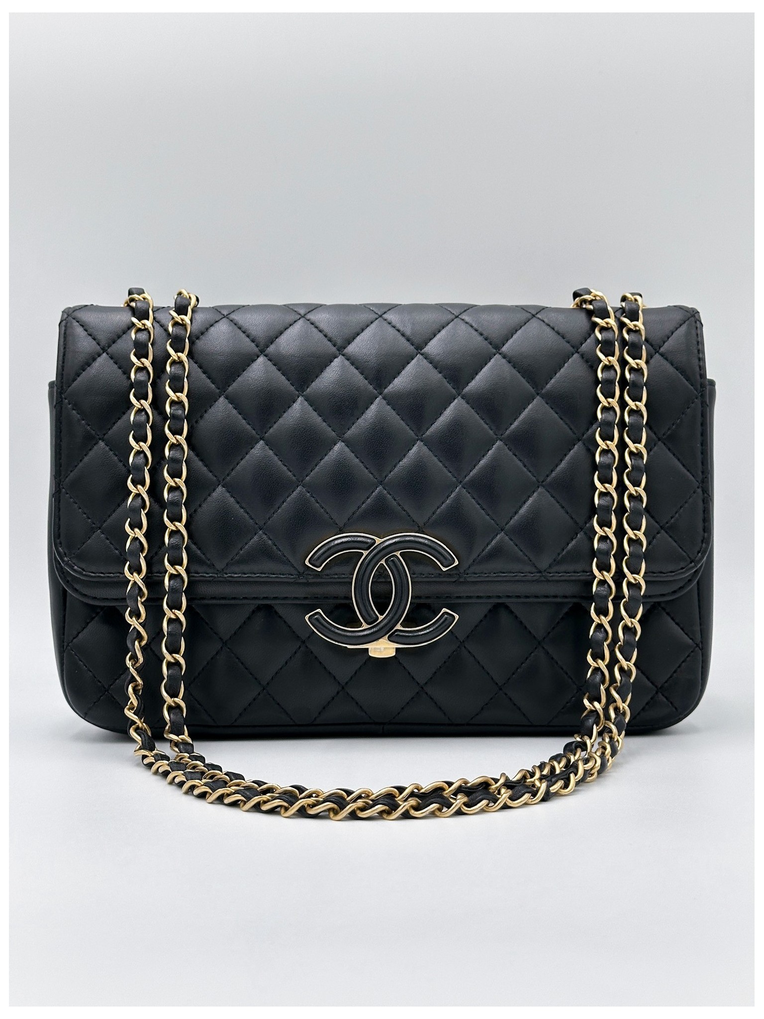 Chanel CC Chic Medium Flap torebka