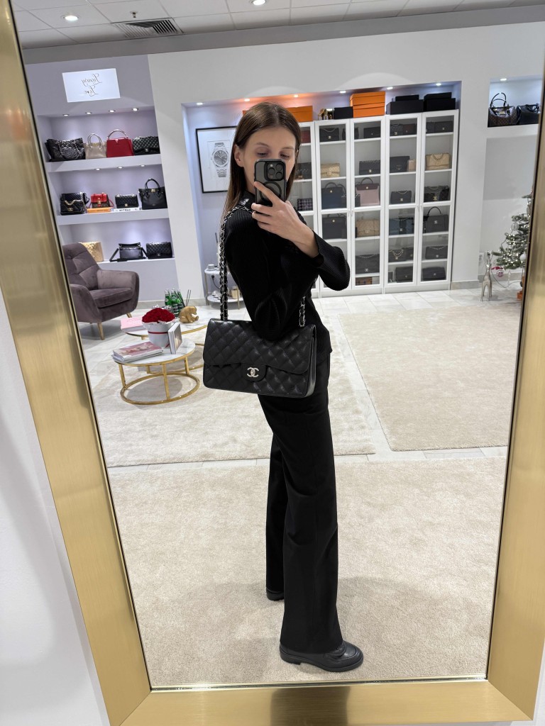 Chanel Classic Jumbo Double Flap bag