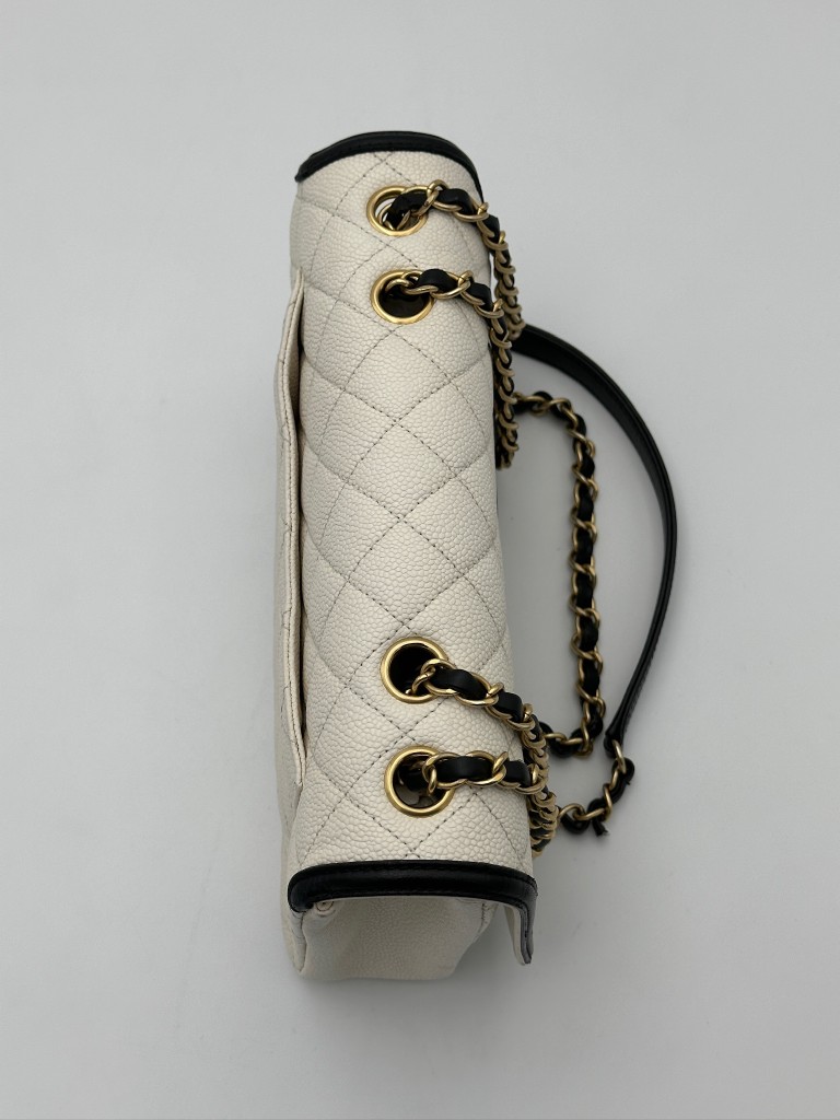Chanel CC Filigree Medium bag