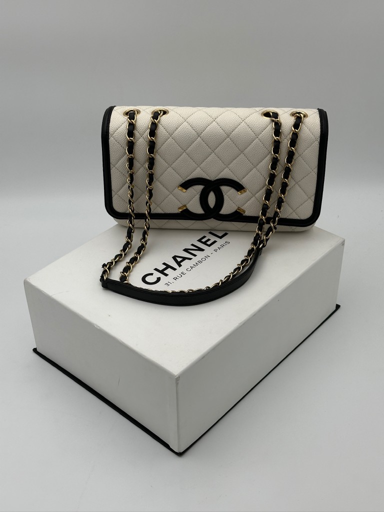 Chanel CC Filigree Medium bag