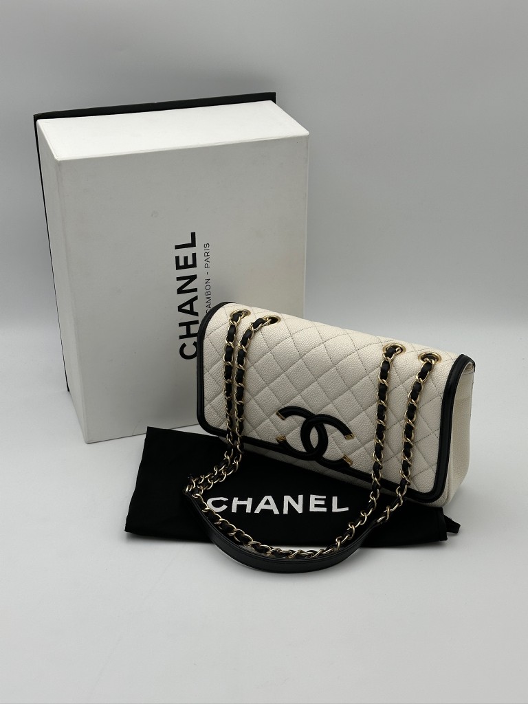 Chanel CC Filigree Medium bag