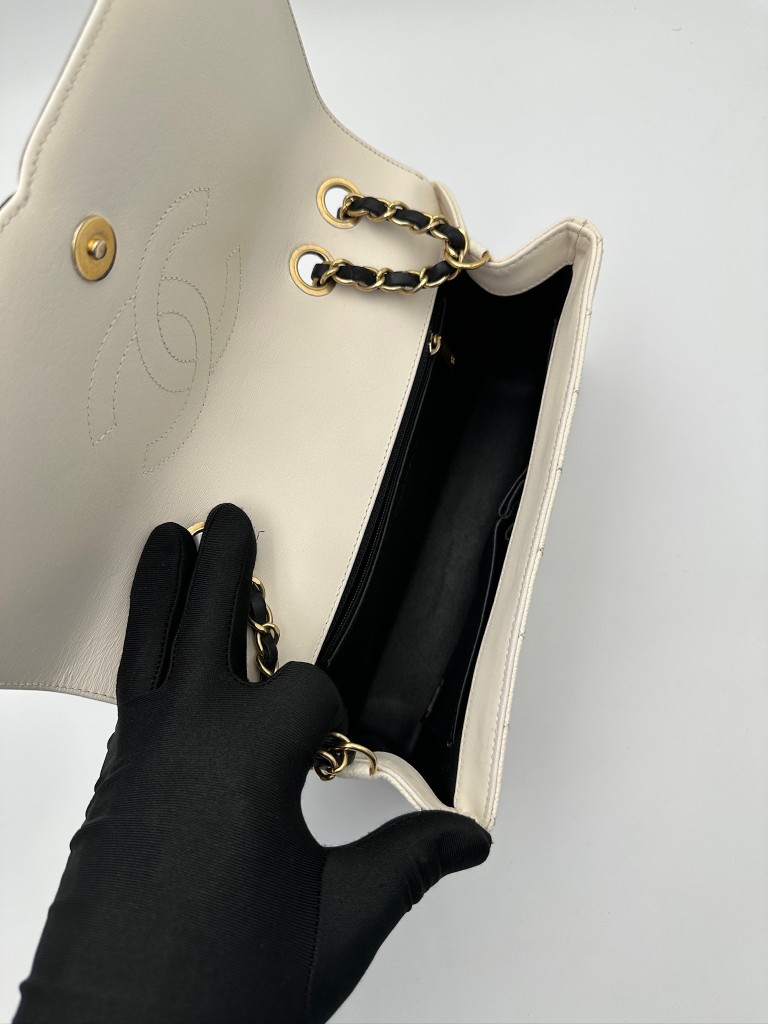 Chanel CC Filigree Medium bag