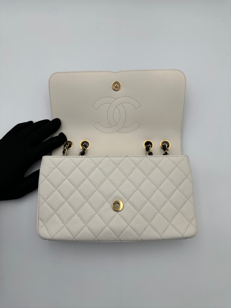 Chanel CC Filigree Medium bag