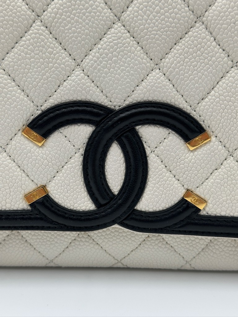 Chanel CC Filigree Medium bag