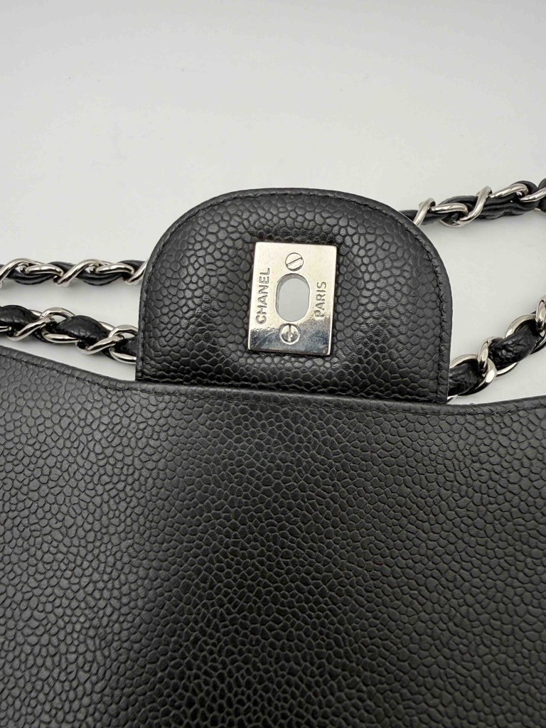 Chanel Classic Jumbo Double Flap bag